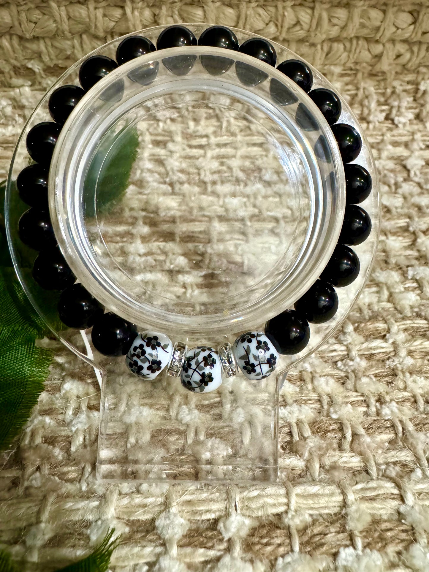 Black & white flower B