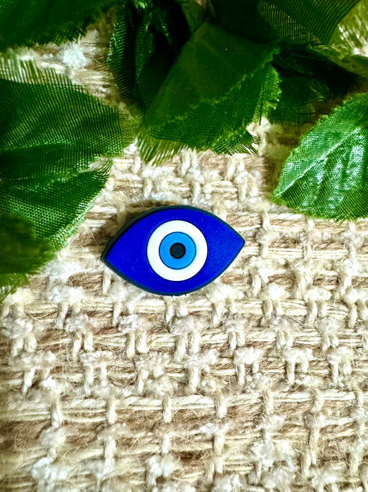 Blue eye. F
